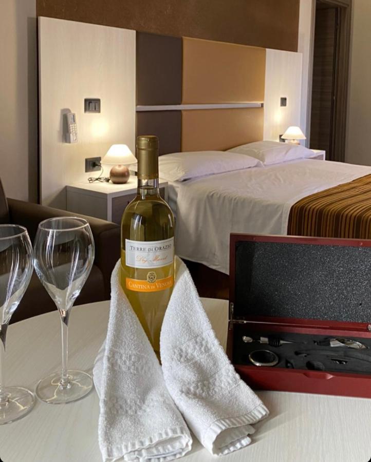 L'Antica Quercia Bed & Breakfast โปเตนซา ภายนอก รูปภาพ